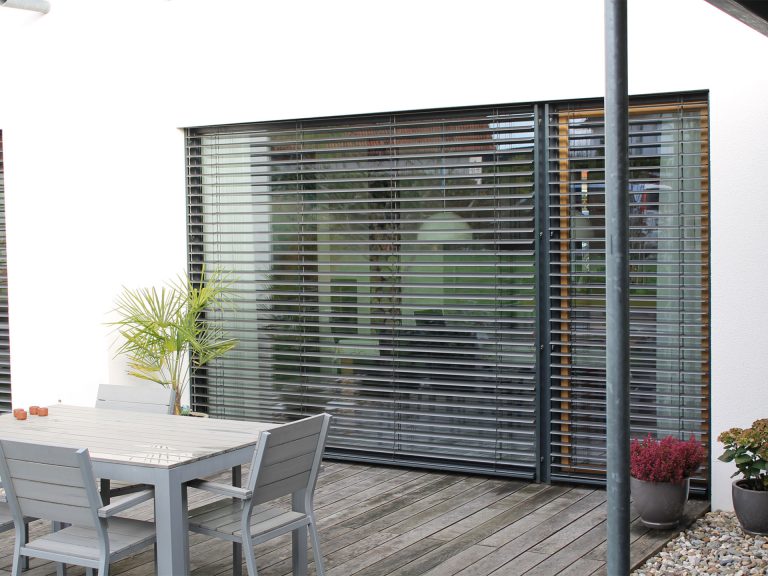 Fenster:Schüco Fenster, Kunsstofffenster, Aluminiumfenster, moderne Fenster, Fensterplanung - Rollläden / Raffstore:Growe, Alulux, Vorsatzrolladen, Aufsatzrolladen, sichere Rolladen - Sonnenschutz:Textiler Sonnenschutz, Sonnenschutz - ein Produkt der Altermann GmbH, Halle (Saale)