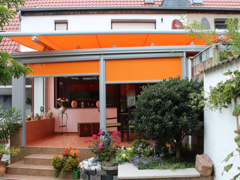 Markisen:Markilux, Pergola, Gelenkarmmarkisen, Kassettenmarkisen, Markisentuch, MX 3,  - Screens:Renson, Textiler Sonnenschutz, Fix Sreen, Zip Screen, Minimal Screen, Privaty Screen, Serge Screen - Sommergärten/Wintergärten:Wintergärten, TS Aluminium, eigene Herstellung,  - ein Produkt der Altermann GmbH, Halle (Saale)