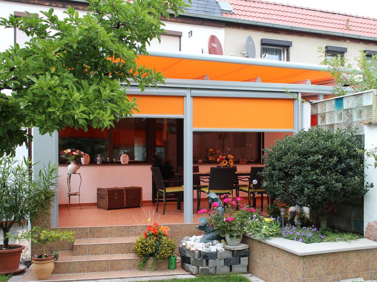Markisen:Markilux, Pergola, Gelenkarmmarkisen, Kassettenmarkisen, Markisentuch, MX 3,  - Screens:Renson, Textiler Sonnenschutz, Fix Sreen, Zip Screen, Minimal Screen, Privaty Screen, Serge Screen - Sommergärten/Wintergärten:Wintergärten, TS Aluminium, eigene Herstellung,  - ein Produkt der Altermann GmbH, Halle (Saale)