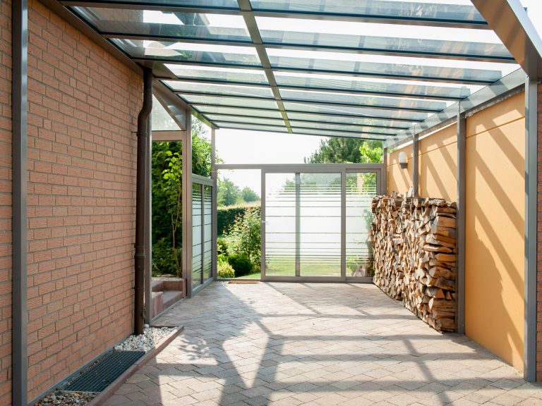 Glasdächer:TS Aluminium, regionale Fertigung, Terrassendächer, Glashaus,  - Carports:Renson, TS Aluminium, Designer Carport, Glascarport, moderne Carports, pflegeleichte Carports - Terrassendächer:Glasdächer, Terrassendächer, Renson, Sonnenschutz - ein Produkt der Altermann GmbH, Halle (Saale)