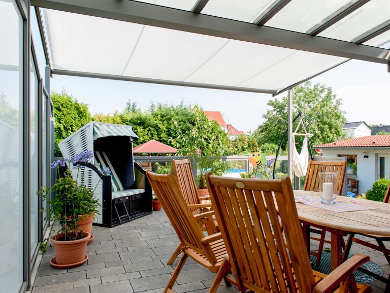 Markisen:Markilux, Pergola, Gelenkarmmarkisen, Kassettenmarkisen, Markisentuch, MX 3,  - textile Terrassendächer:Pergola, Markilux, Renson, Textile Dächer, Lapure ,  - Glasdächer:TS Aluminium, regionale Fertigung, Terrassendächer, Glashaus,  - Terrassendächer:Glasdächer, Terrassendächer, Renson, Sonnenschutz - ein Produkt der Altermann GmbH, Halle (Saale)