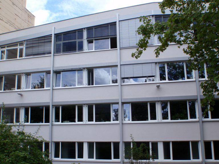 Fenster:Schüco Fenster, Kunsstofffenster, Aluminiumfenster, moderne Fenster, Fensterplanung - Rollläden / Raffstore:Growe, Alulux, Vorsatzrolladen, Aufsatzrolladen, sichere Rolladen - Sonnenschutz:Textiler Sonnenschutz, Sonnenschutz - ein Produkt der Altermann GmbH, Halle (Saale)