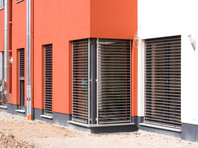 Fenster:Schüco Fenster, Kunsstofffenster, Aluminiumfenster, moderne Fenster, Fensterplanung - Rollläden / Raffstore:Growe, Alulux, Vorsatzrolladen, Aufsatzrolladen, sichere Rolladen - Sonnenschutz:Textiler Sonnenschutz, Sonnenschutz - ein Produkt der Altermann GmbH, Halle (Saale)
