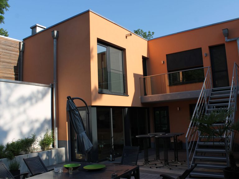Fenster:Schüco Fenster, Kunsstofffenster, Aluminiumfenster, moderne Fenster, Fensterplanung - Rollläden / Raffstore:Growe, Alulux, Vorsatzrolladen, Aufsatzrolladen, sichere Rolladen - ein Produkt der Altermann GmbH, Halle (Saale)