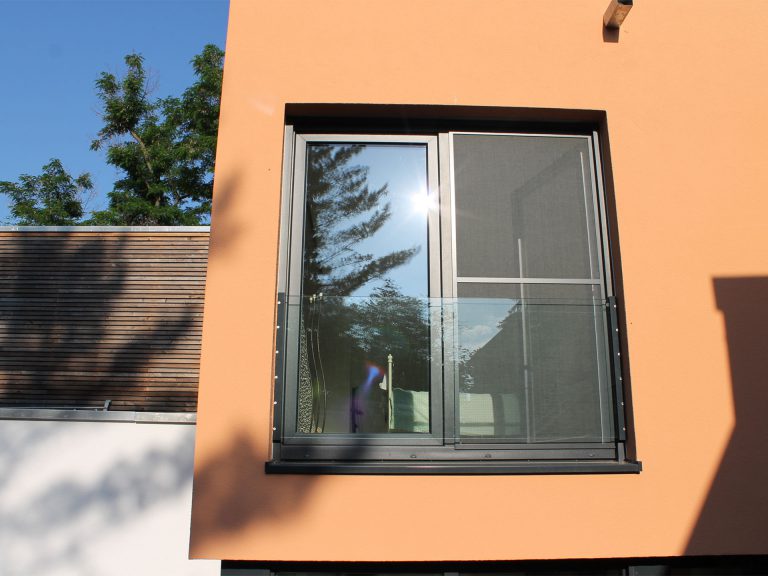 Fenster:Schüco Fenster, Kunsstofffenster, Aluminiumfenster, moderne Fenster, Fensterplanung - Rollläden / Raffstore:Growe, Alulux, Vorsatzrolladen, Aufsatzrolladen, sichere Rolladen - ein Produkt der Altermann GmbH, Halle (Saale)