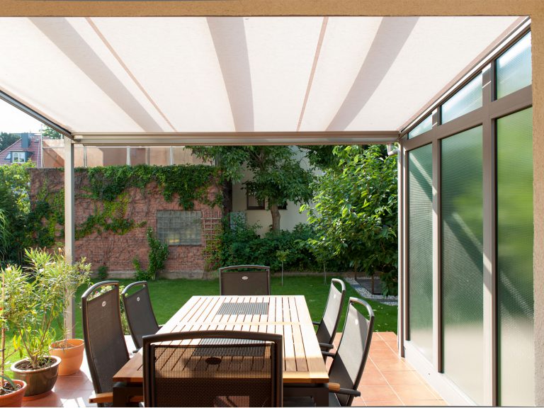 Markisen:Markilux, Pergola, Gelenkarmmarkisen, Kassettenmarkisen, Markisentuch, MX 3,  - Glasdächer:TS Aluminium, regionale Fertigung, Terrassendächer, Glashaus,  - Terrassendächer:Glasdächer, Terrassendächer, Renson, Sonnenschutz - ein Produkt der Altermann GmbH, Halle (Saale)