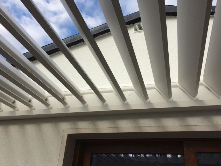 Lamellendächer:Renson, Camargue, Algarve, Lammellendächer, Lattendächer, Drehlamellen, Sky - Terrassendächer:Glasdächer, Terrassendächer, Renson, Sonnenschutz - ein Produkt der Altermann GmbH, Halle (Saale)