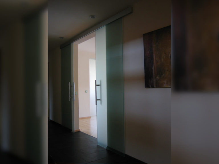 Innentüren:Funier Türen, Lacktüren, moderne Türen, stumpf einschlagende Türen, Holztüren, Schiebetüren, Glastüren  - ein Produkt der Altermann GmbH, Halle (Saale)