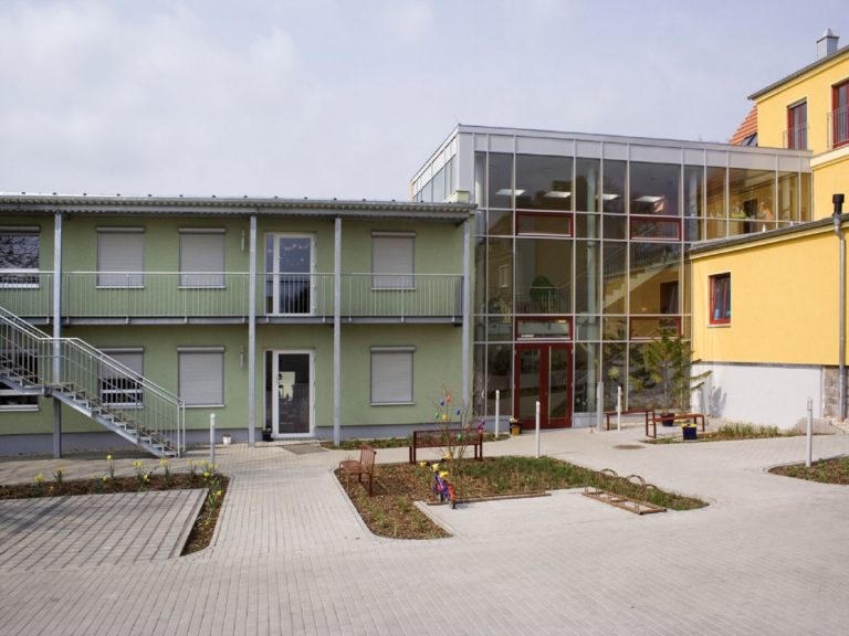 Fenster:Schüco Fenster, Kunsstofffenster, Aluminiumfenster, moderne Fenster, Fensterplanung - Rollläden / Raffstore:Growe, Alulux, Vorsatzrolladen, Aufsatzrolladen, sichere Rolladen - Sonnenschutz:Textiler Sonnenschutz, Sonnenschutz - ein Produkt der Altermann GmbH, Halle (Saale)