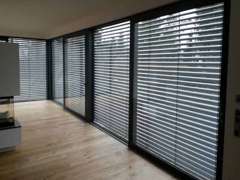 Fenster:Schüco Fenster, Kunsstofffenster, Aluminiumfenster, moderne Fenster, Fensterplanung - Sonnenschutz:Textiler Sonnenschutz, Sonnenschutz - ein Produkt der Altermann GmbH, Halle (Saale)
