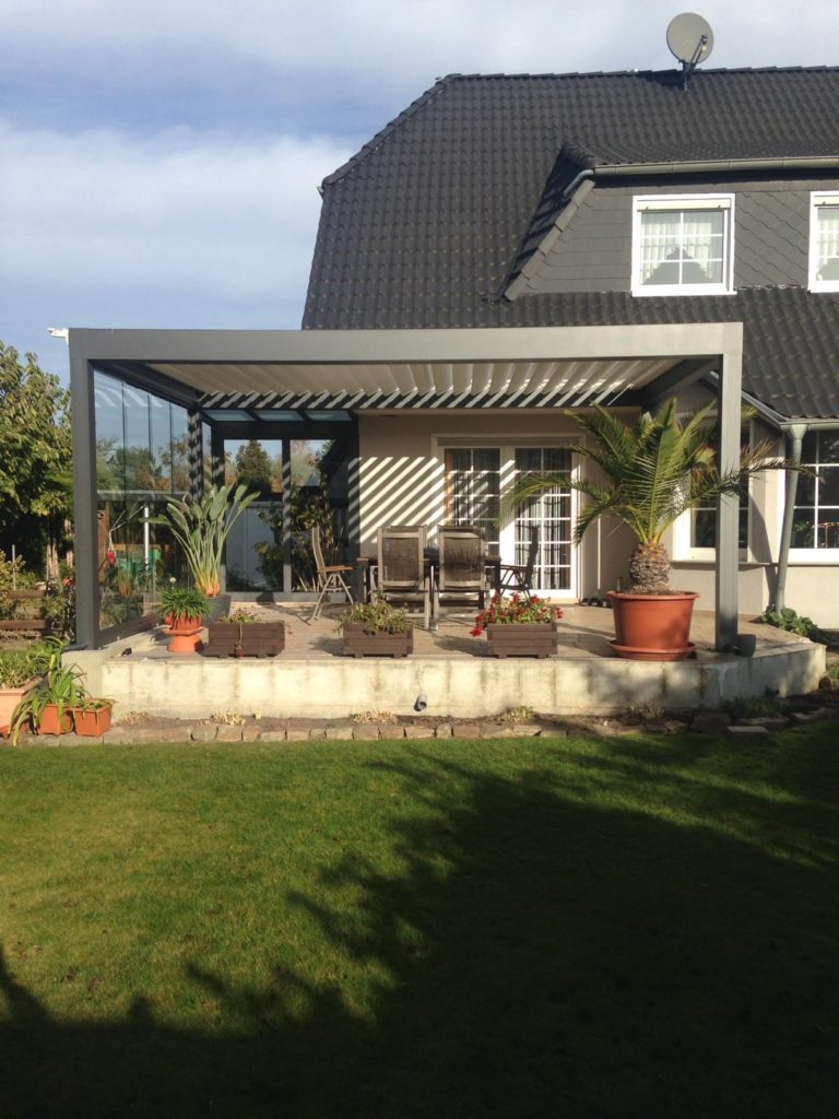 Glasdächer:TS Aluminium, regionale Fertigung, Terrassendächer, Glashaus,  - Lamellendächer:Renson, Camargue, Algarve, Lammellendächer, Lattendächer, Drehlamellen, Sky - ein Produkt der Altermann GmbH, Halle (Saale)