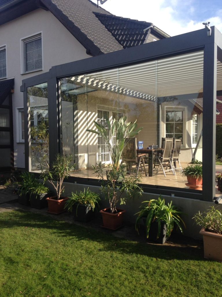 Glasdächer:TS Aluminium, regionale Fertigung, Terrassendächer, Glashaus,  - Lamellendächer:Renson, Camargue, Algarve, Lammellendächer, Lattendächer, Drehlamellen, Sky - ein Produkt der Altermann GmbH, Halle (Saale)