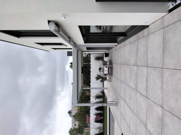 Lamellendächer:Renson, Camargue, Algarve, Lammellendächer, Lattendächer, Drehlamellen, Sky - Terrassendächer:Glasdächer, Terrassendächer, Renson, Sonnenschutz - ein Produkt der Altermann GmbH, Halle (Saale)