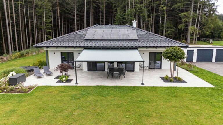 Markisen:Markilux, Pergola, Gelenkarmmarkisen, Kassettenmarkisen, Markisentuch, MX 3,  - textile Terrassendächer:Pergola, Markilux, Renson, Textile Dächer, Lapure ,  - ein Produkt der Altermann GmbH, Halle (Saale)