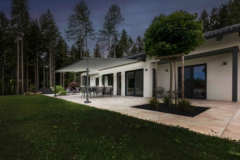 Markisen:Markilux, Pergola, Gelenkarmmarkisen, Kassettenmarkisen, Markisentuch, MX 3,  - textile Terrassendächer:Pergola, Markilux, Renson, Textile Dächer, Lapure ,  - ein Produkt der Altermann GmbH, Halle (Saale)