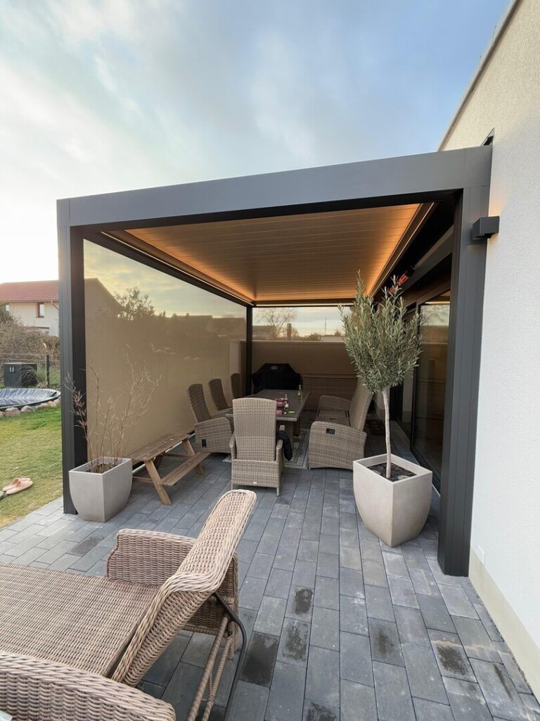 Lamellendächer:Renson, Camargue, Algarve, Lammellendächer, Lattendächer, Drehlamellen, Sky - ein Produkt der Altermann GmbH, Halle (Saale)
