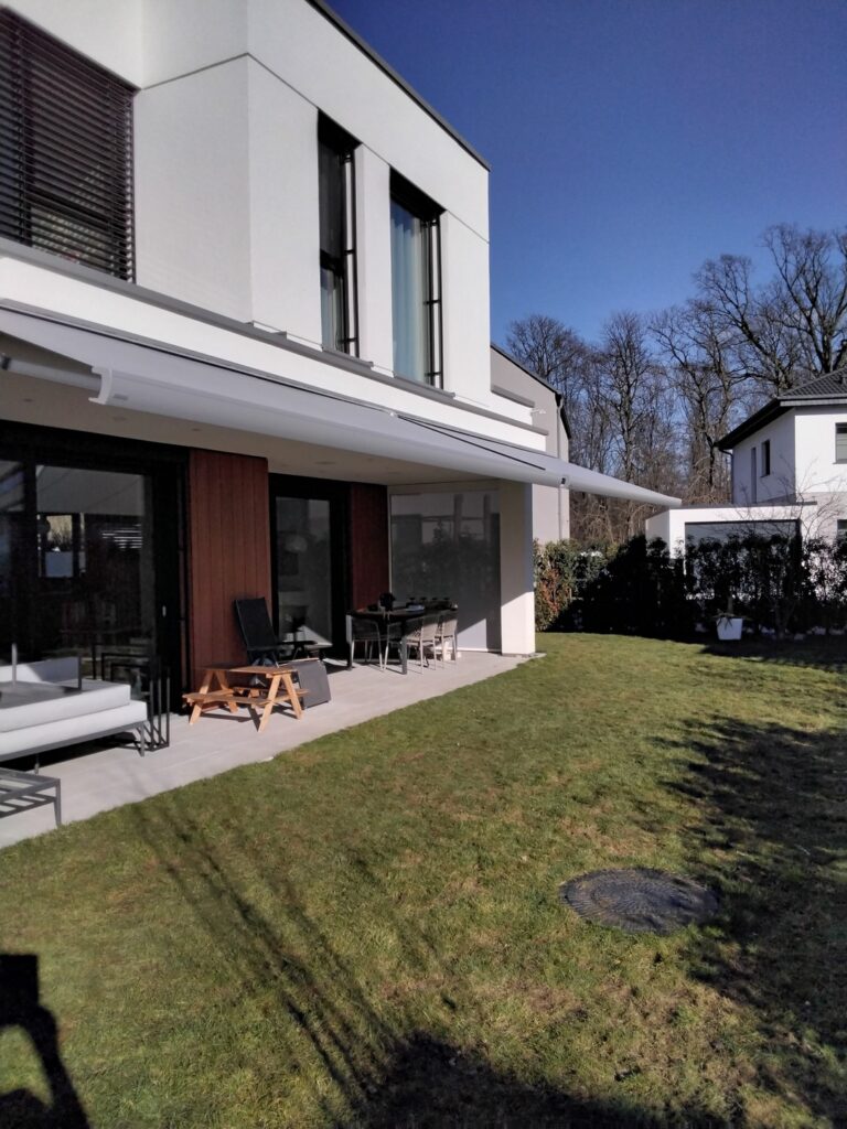 Markisen:Markilux, Pergola, Gelenkarmmarkisen, Kassettenmarkisen, Markisentuch, MX 3,  - ein Produkt der Altermann GmbH, Halle (Saale)