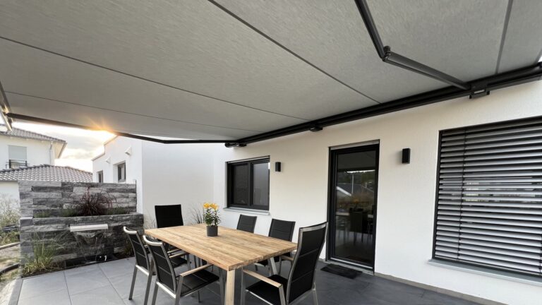 Markisen:Markilux, Pergola, Gelenkarmmarkisen, Kassettenmarkisen, Markisentuch, MX 3,  - ein Produkt der Altermann GmbH, Halle (Saale)