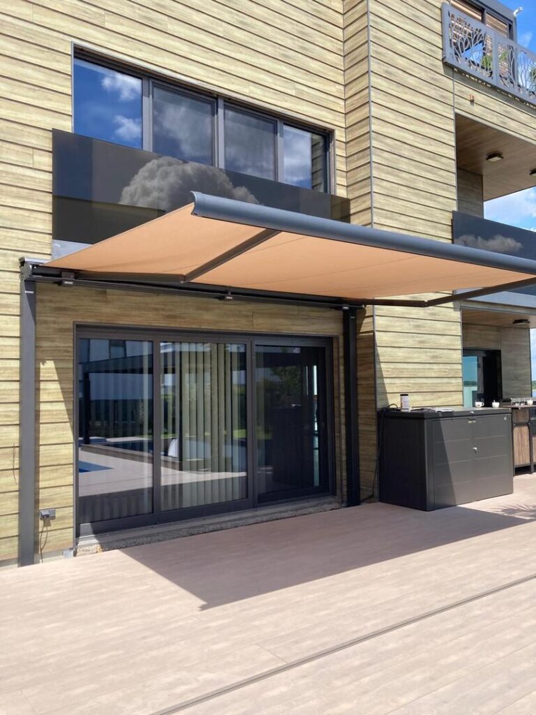 Markisen:Markilux, Pergola, Gelenkarmmarkisen, Kassettenmarkisen, Markisentuch, MX 3,  - ein Produkt der Altermann GmbH, Halle (Saale)